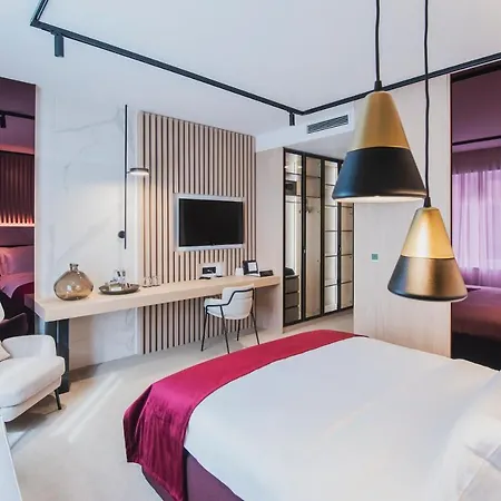Pod Zidom 4*